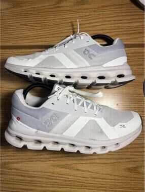 On Cloudrunner White Grey